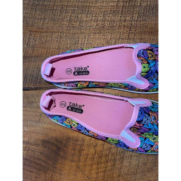 Girls Take A Walk Pink Cat Graphic Print Slip On Flat Sneakers Size 6 - Picture 4 of 6